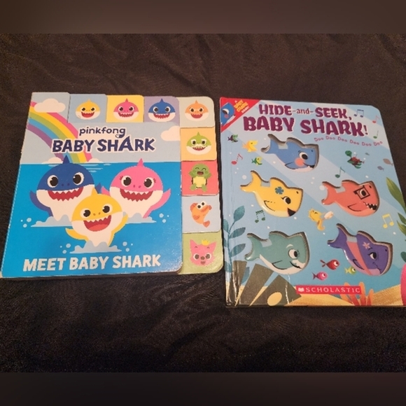Baby Shark Books - Set of (2). Meet Baby Shark &‎ Hide and Seek. Like New. - Picture 1 of 11